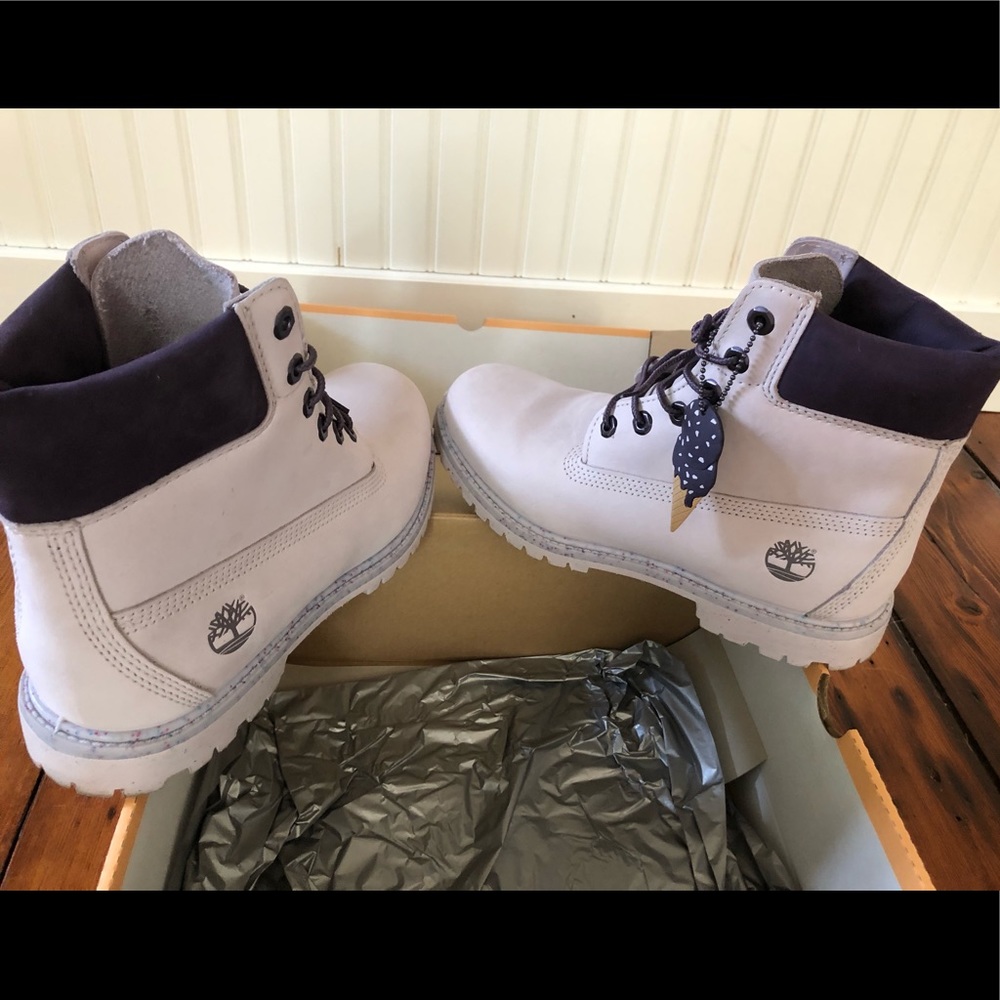 Timberland Women’s light purple ice cream boots